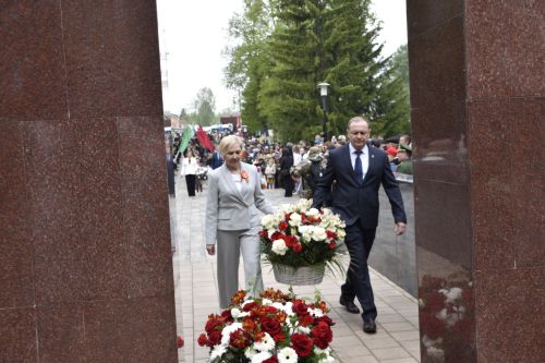 Возложение цветов в честь 80-летия Победы