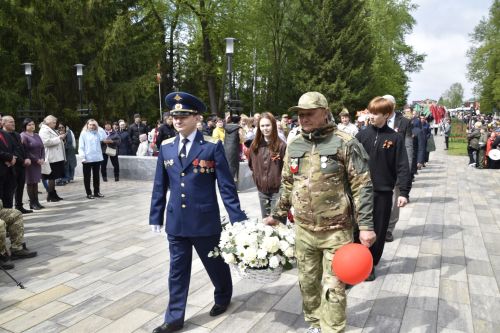 Возложение цветов в честь 80-летия Победы