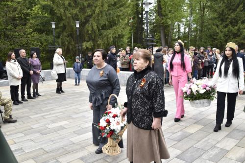 Возложение цветов в честь 80-летия Победы