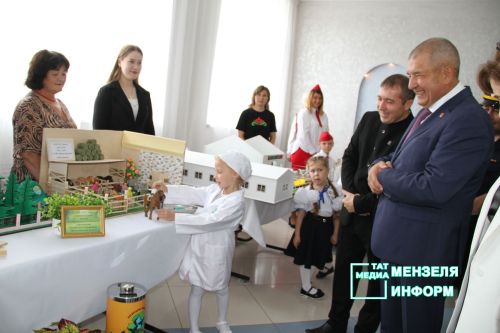 Оригинальная выставка в Дворце культуры Мензелинска