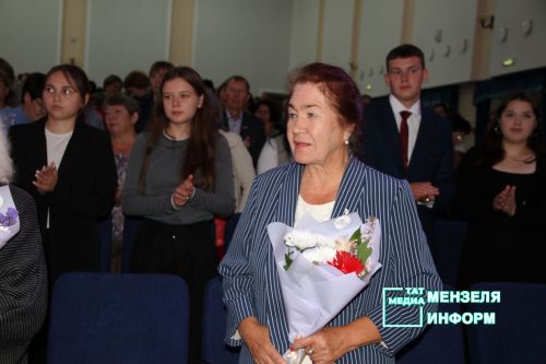 Торжественное награждение работников образования Мензелинского района
