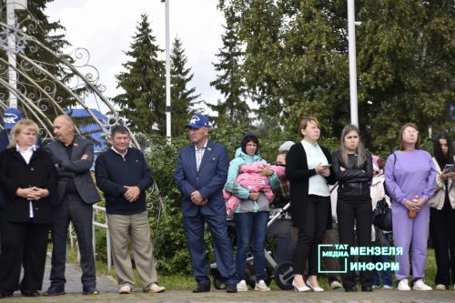 В&nbsp;преддверии Дня Республики состоялось награждение мензелинцев