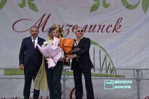 В&nbsp;преддверии Дня Республики состоялось награждение мензелинцев
