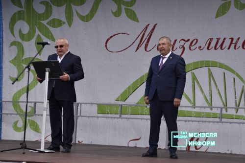В&nbsp;преддверии Дня Республики состоялось награждение мензелинцев