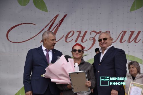 В&nbsp;преддверии Дня Республики состоялось награждение мензелинцев
