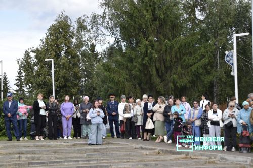 В&nbsp;преддверии Дня Республики состоялось награждение мензелинцев