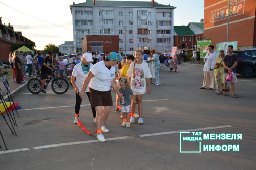 Повод для встреч и новых знакомств: В мензелинске прошел праздник двора