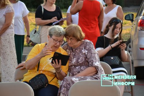 Повод для встреч и новых знакомств: В мензелинске прошел праздник двора