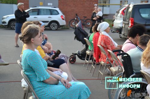 Повод для встреч и новых знакомств: В мензелинске прошел праздник двора