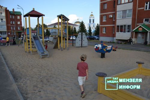 Повод для встреч и новых знакомств: В мензелинске прошел праздник двора