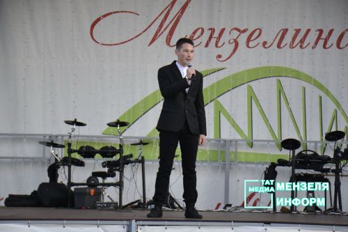 В Мензелинске прошел фестиваль "Открытый микрофон"
