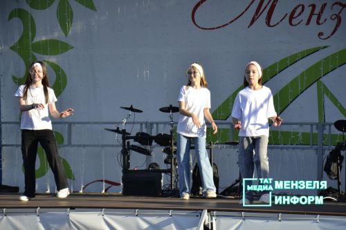 В Мензелинске прошел фестиваль "Открытый микрофон"