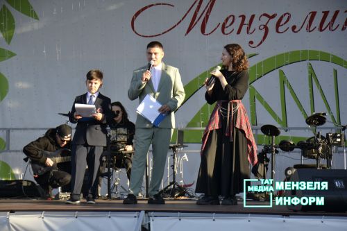 В Мензелинске прошел фестиваль "Открытый микрофон"