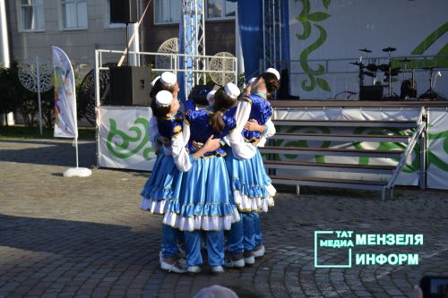 В Мензелинске прошел фестиваль "Открытый микрофон"