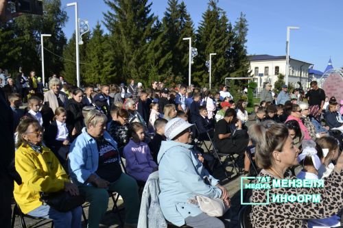 В Мензелинске прошел фестиваль "Открытый микрофон"