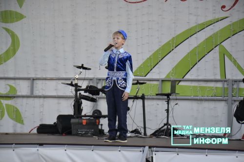 В Мензелинске прошел фестиваль "Открытый микрофон"