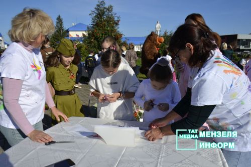 В Мензелинске прошел фестиваль "Открытый микрофон"