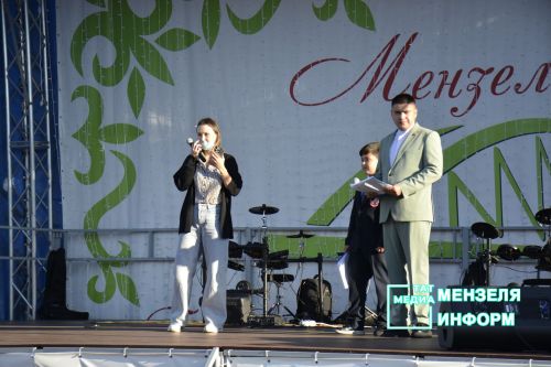 В Мензелинске прошел фестиваль "Открытый микрофон"