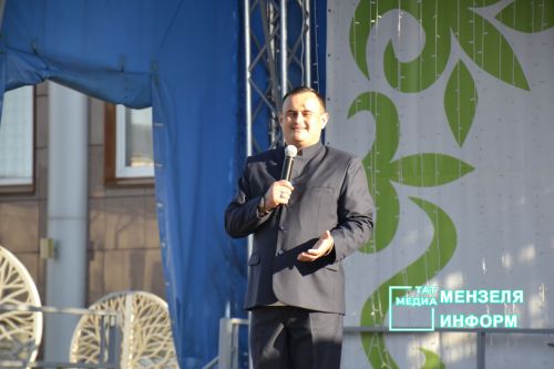 В Мензелинске прошел фестиваль "Открытый микрофон"