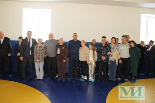 Фоторепортаж с  турнира по борьбе памяти мастера спорта РСФСР Рафаила Бадриева.