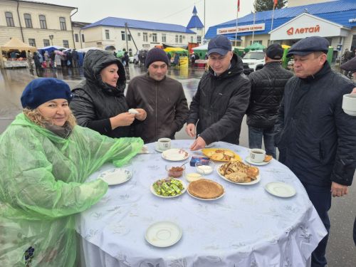Фоторепортаж: Мензелинская ярмарка в лицах