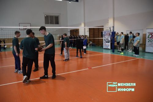 В Мензелинске прошли спортивные баталии в честь Дня защитника Отечества