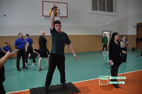 В Мензелинске прошли спортивные баталии в честь Дня защитника Отечества