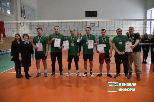 В Мензелинске прошли спортивные баталии в честь Дня защитника Отечества