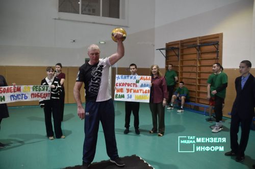 В Мензелинске прошли спортивные баталии в честь Дня защитника Отечества