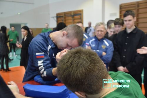 В Мензелинске прошли спортивные баталии в честь Дня защитника Отечества