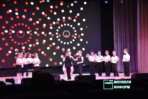 В Мензелинске прошёл фестиваль детского творчества «Весенняя капель— Язгы тамчы 2026»