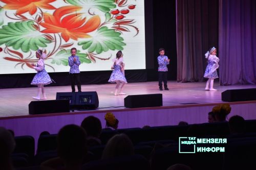 В Мензелинске прошёл фестиваль детского творчества «Весенняя капель— Язгы тамчы 2026»