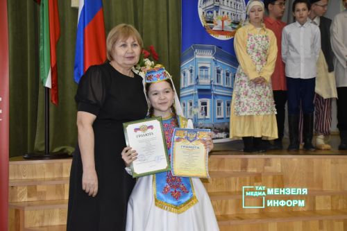 «Шагыйрь рухы безнең күңелләрдә»: итоги фестиваля в школе № 1