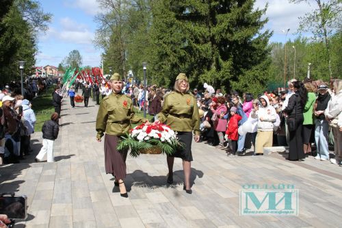 Возложение цветов к Вечному огню в Мензелинске