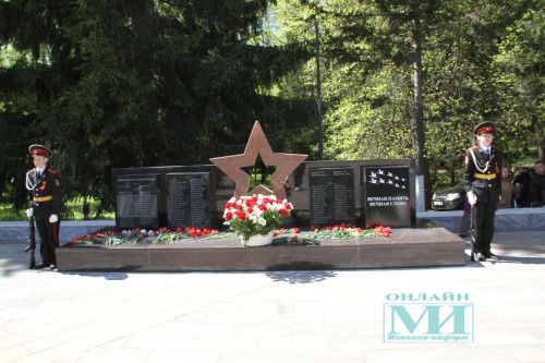 Возложение цветов к Вечному огню в Мензелинске