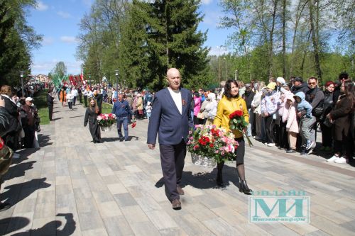 Возложение цветов к Вечному огню в Мензелинске