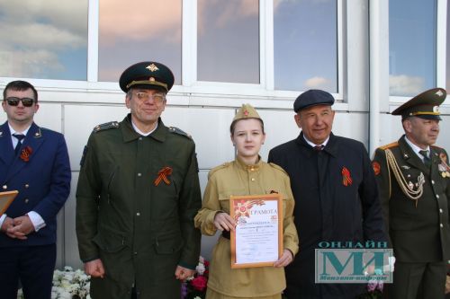 Фотогалерея смотр-конкурса строевой подготовки в День Победы в Мензелинске