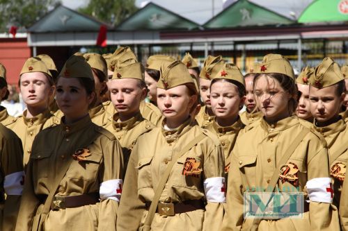 Фотогалерея смотр-конкурса строевой подготовки в День Победы в Мензелинске