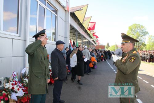 Фотогалерея смотр-конкурса строевой подготовки в День Победы в Мензелинске