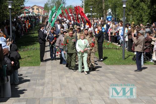 Возложение цветов к Вечному огню в Мензелинске