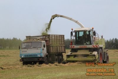 В Мензелинском районе активно заготавливают корма