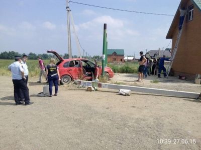 В Татарстане пьяный водитель с 7 пассажирами влетел в столб: один человек погиб