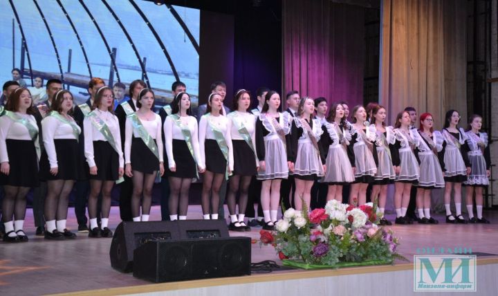 Абитуриенты могут подавать заявления сразу в 5 вузов на 5 специальностей