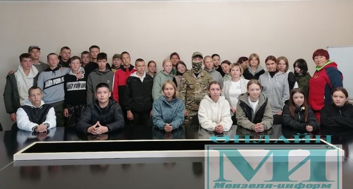 «Урок мужества» прошел в военно-патриотическом лагере «Растим патриотов»