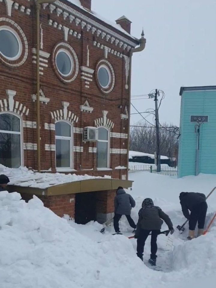 Мусульманская молодежь города Мензелинска совершила доброе дело в месяц Рамадан