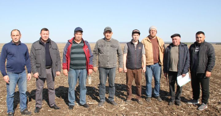 Минзәлә районы башлыгы Айдар Салахов хуҗалыклар буйлап эш сәфәренә чыкты