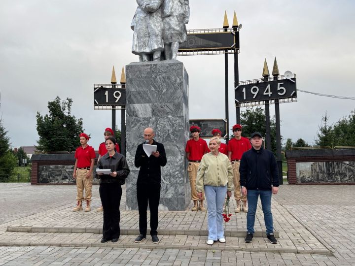 Хәтер һәм кайгы көнендә Минзәлә халкы бөтенроссия «Хәтер шәме» акциясенә кушылды
