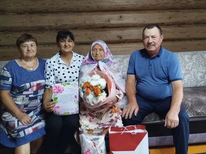 Жительница Мензелинского района Фаягуль Вазетдинова отметила 99-летие