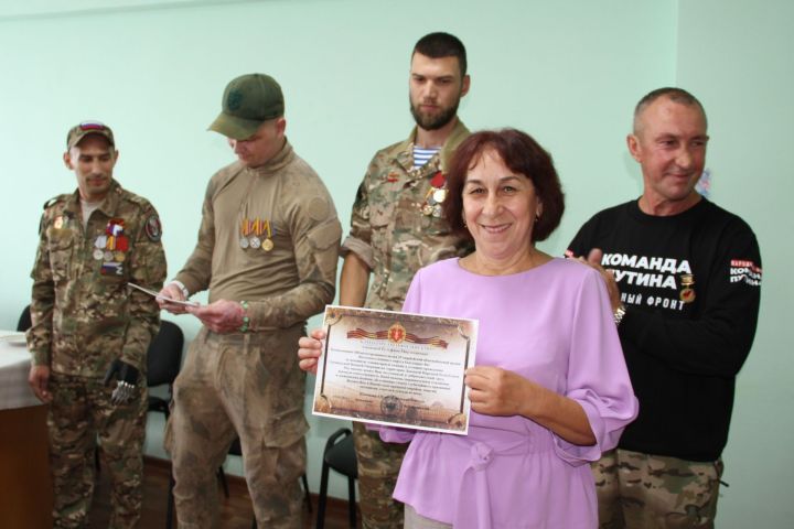 Активным волонтёрам деревни Кузембетьево Мензелинского района вручили Благодарственные письма