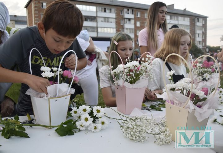 В поселке Изыскателей города Мензелинска прошел яркий праздник проекта «Күрше»